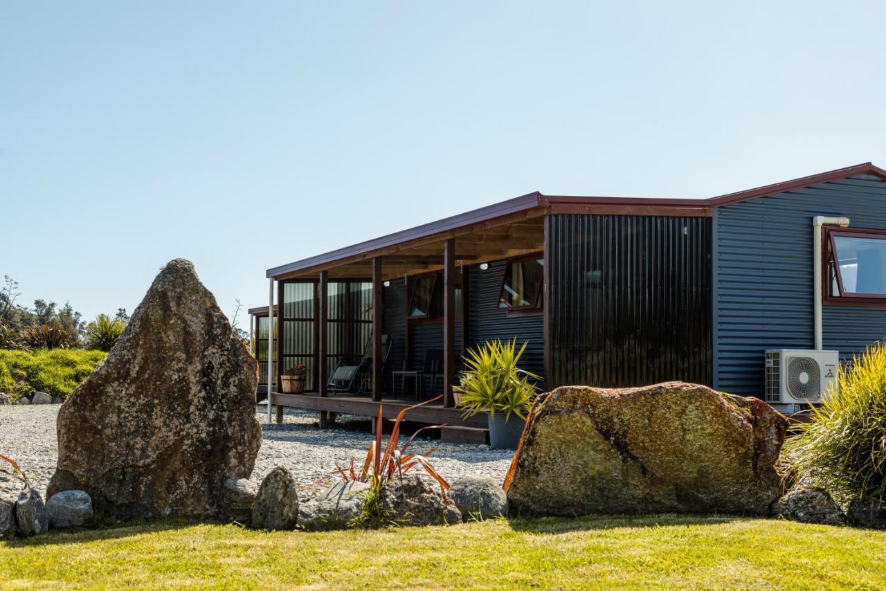 Te Awa Cottages Земля Франца-Иосифа Экстерьер фото